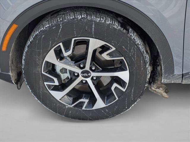 Used 2023 Kia Sportage EX image 11