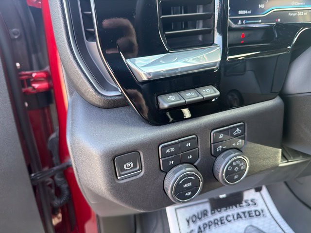Used 2024 Chevrolet Silverado 1500 High Country w/ Technology Package AWD/4WD image 11
