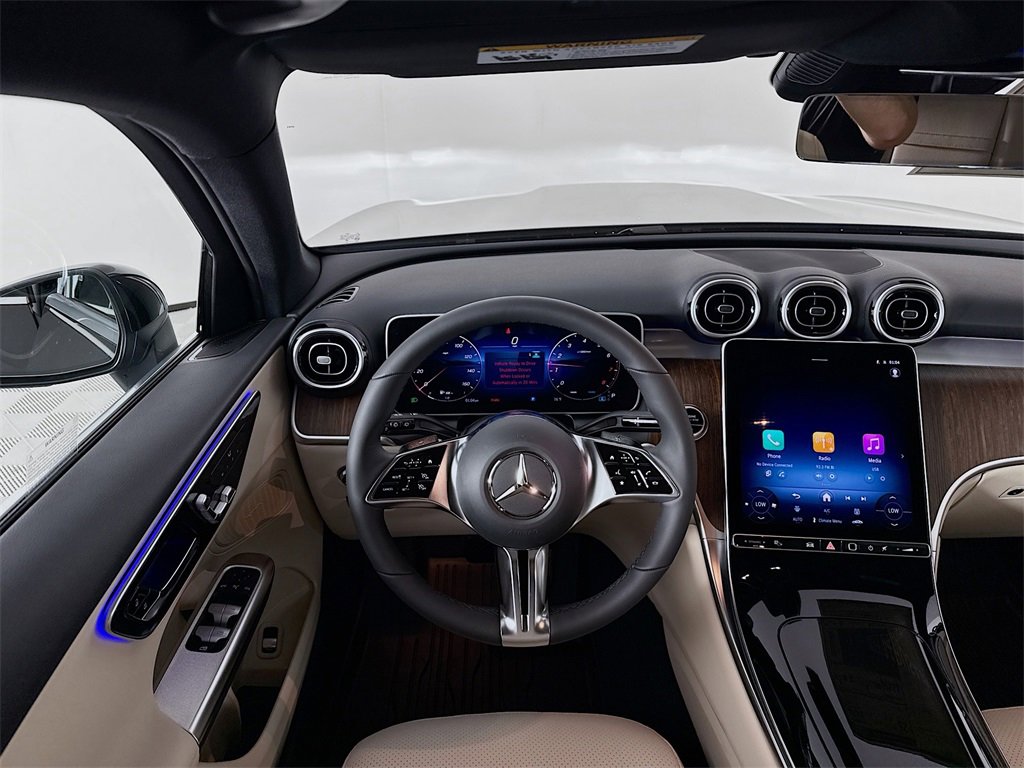 Used 2025 Mercedes-Benz GLC 300 4MATIC image 19