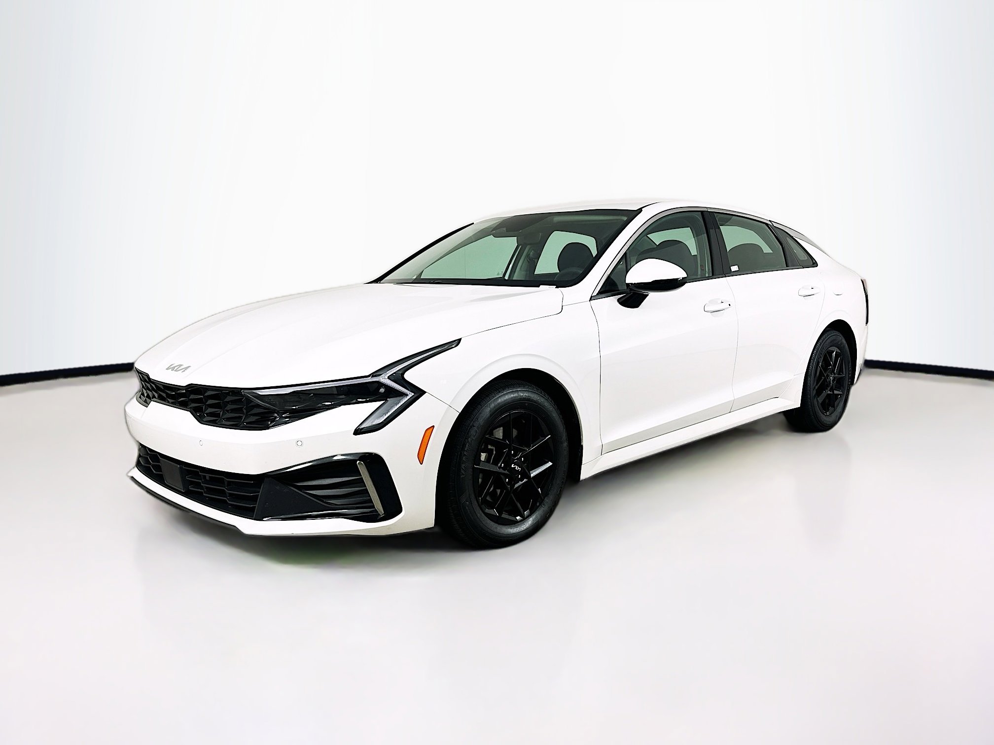 Used 2025 Kia K5 LXS image 3