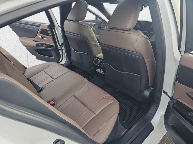 Certified 2024 Lexus ES 350 Ultra Luxury w/ Accessory Package (Z2) image 11