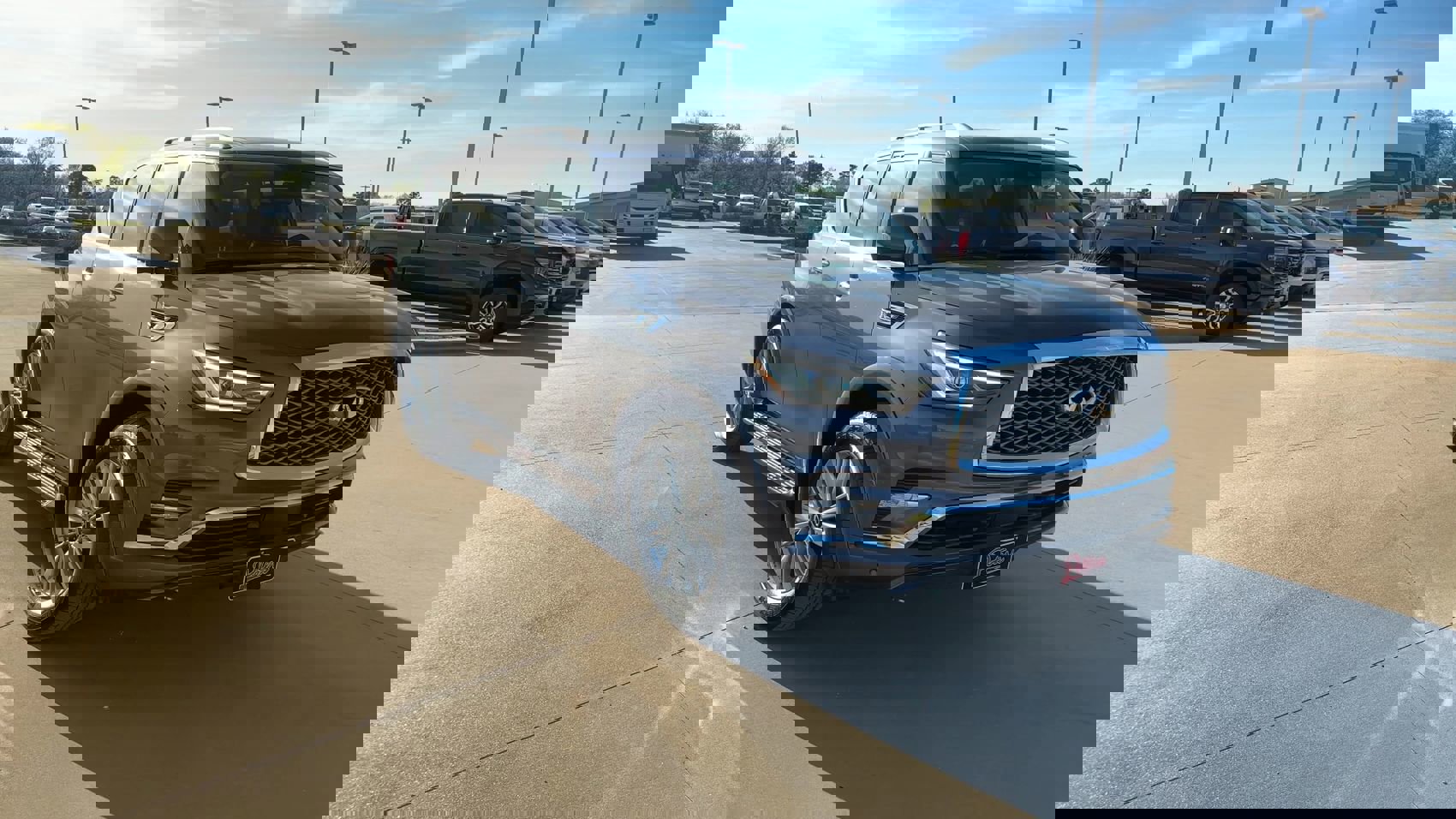 Used 2024 INFINITI QX80 Luxe image 2