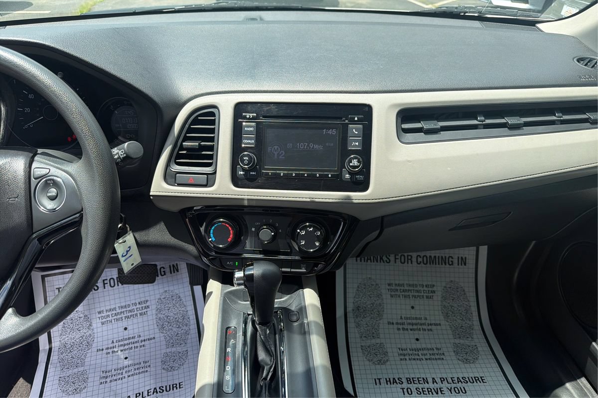 Used 2018 Honda HR-V LX image 12
