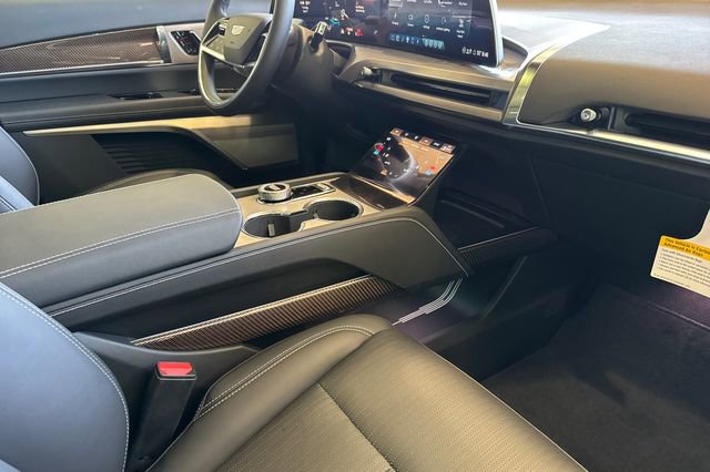 New 2026 Cadillac Vistiq Sport w/ LPO, Floor Liner Package image 17