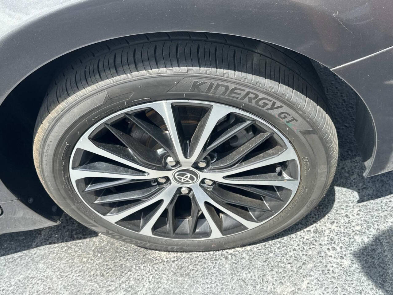 Used 2020 Toyota Camry SE FWD image 7
