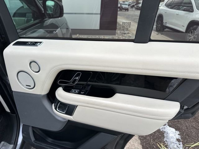 Used 2018 Land Rover Range Rover HSE image 15