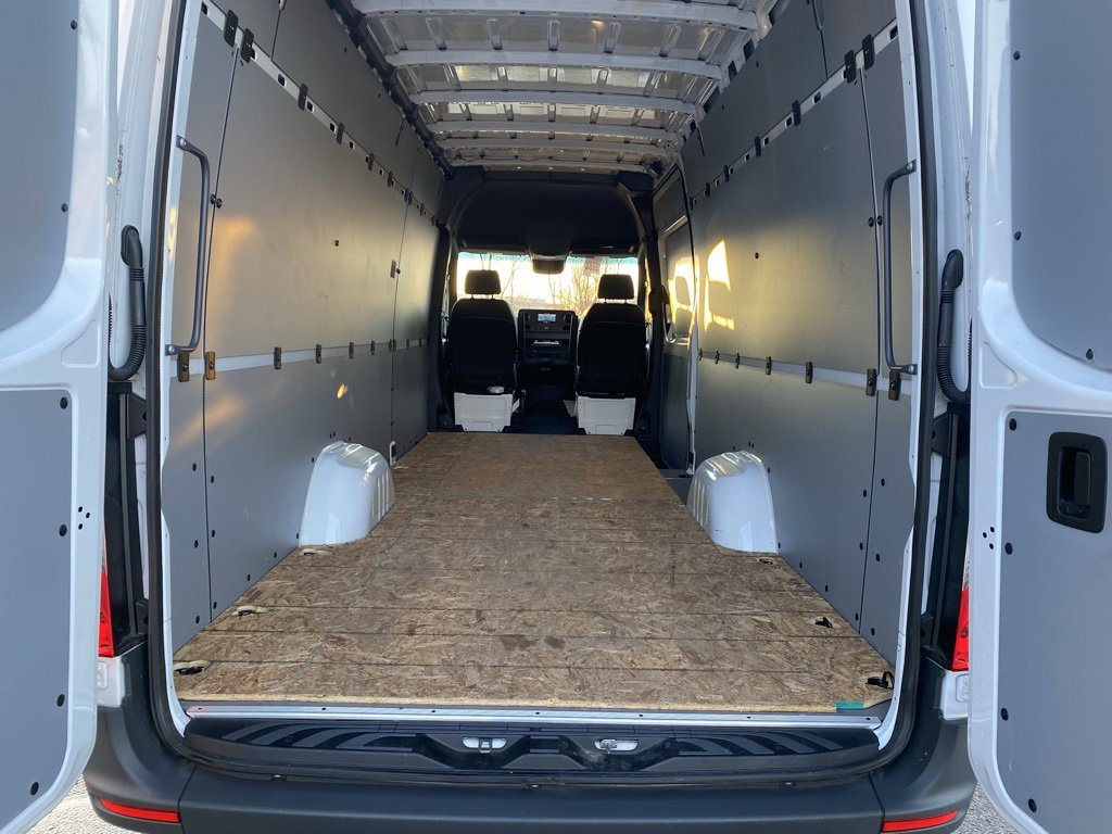 Used 2024 Mercedes-Benz Sprinter 2500 image 24