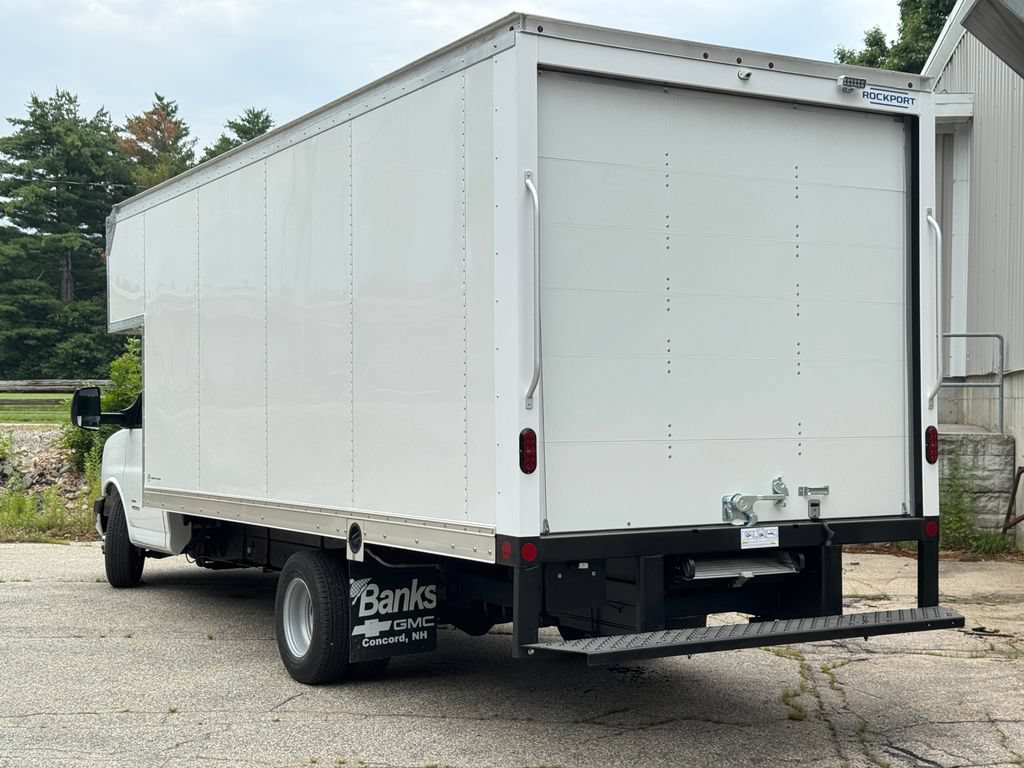 New 2026 Chevrolet Express 4500 w/ Power Convenience Package RWD image 6