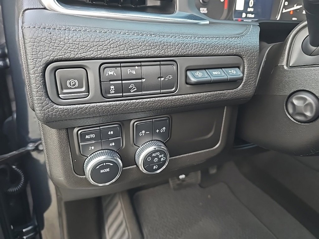 Used 2021 GMC Yukon XL Denali image 21