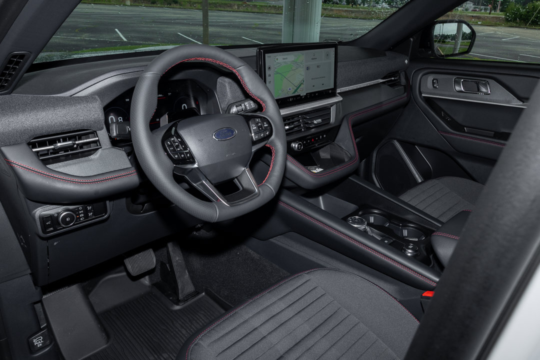 New 2026 Ford Explorer ST-Line w/ Premium Package RWD image 11
