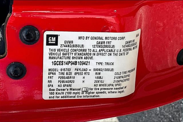 Used 2004 Chevrolet SSR w/ Preferred Equipment Group image 35