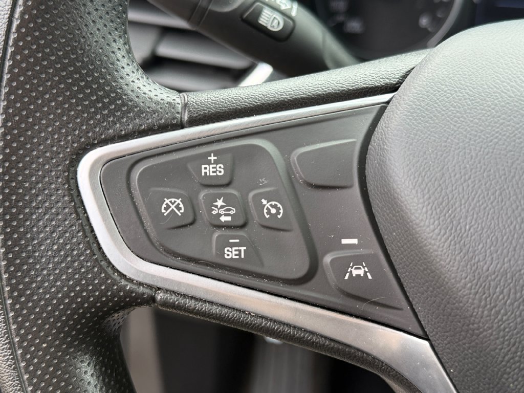 Used 2023 Chevrolet Equinox LT AWD/4WD image 16