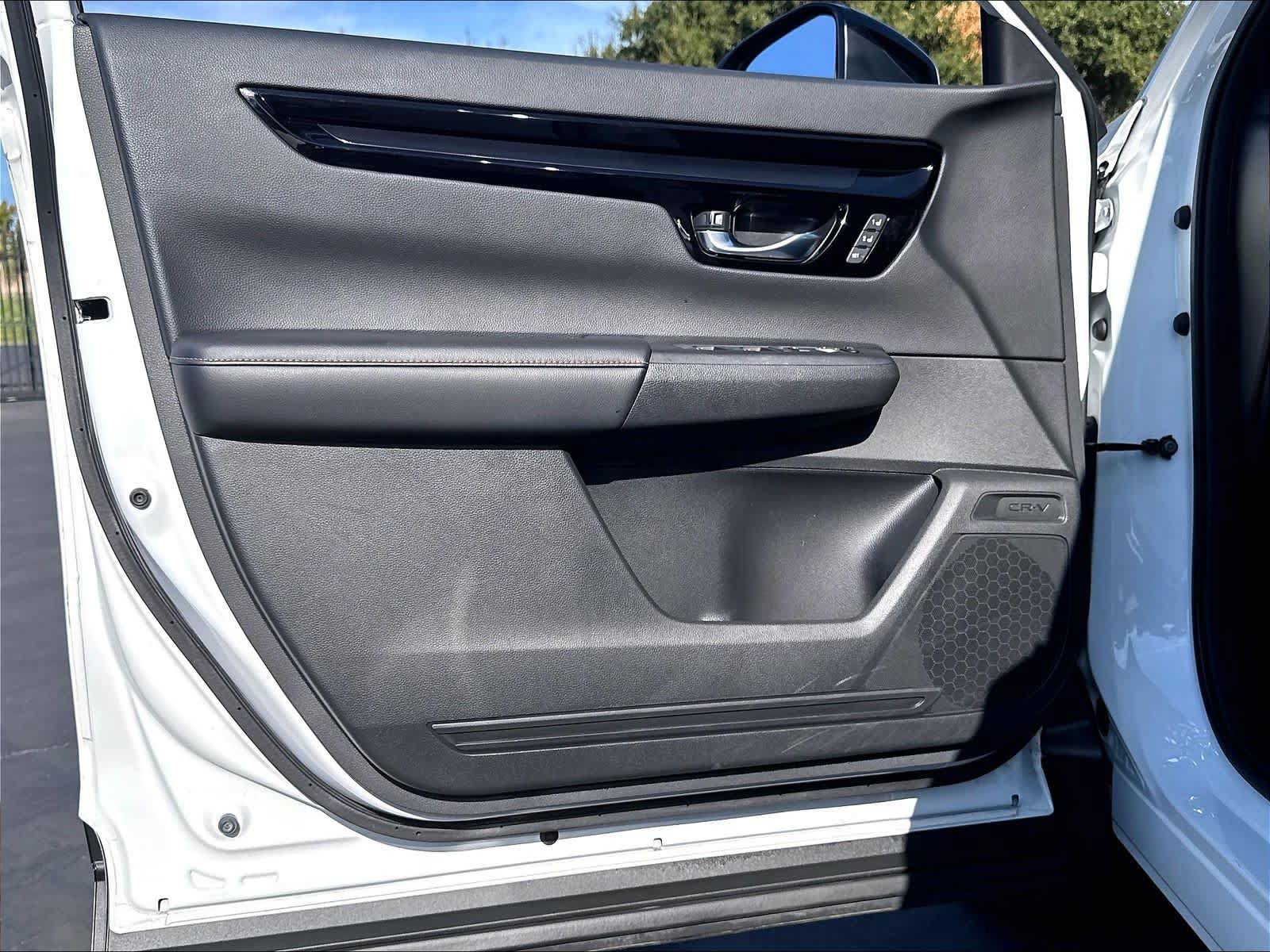 Used 2025 Honda CR-V Sport Touring image 27