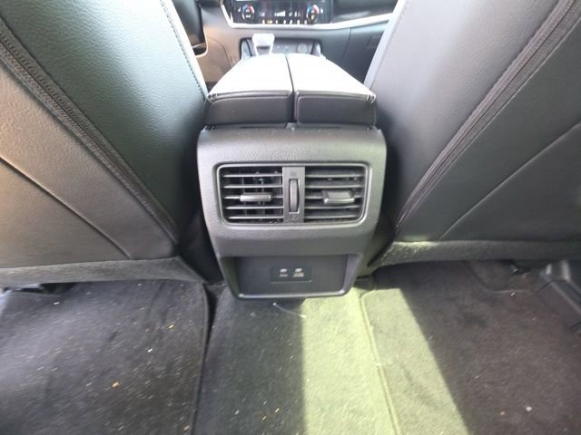 Used 2023 Nissan Rogue SL image 25