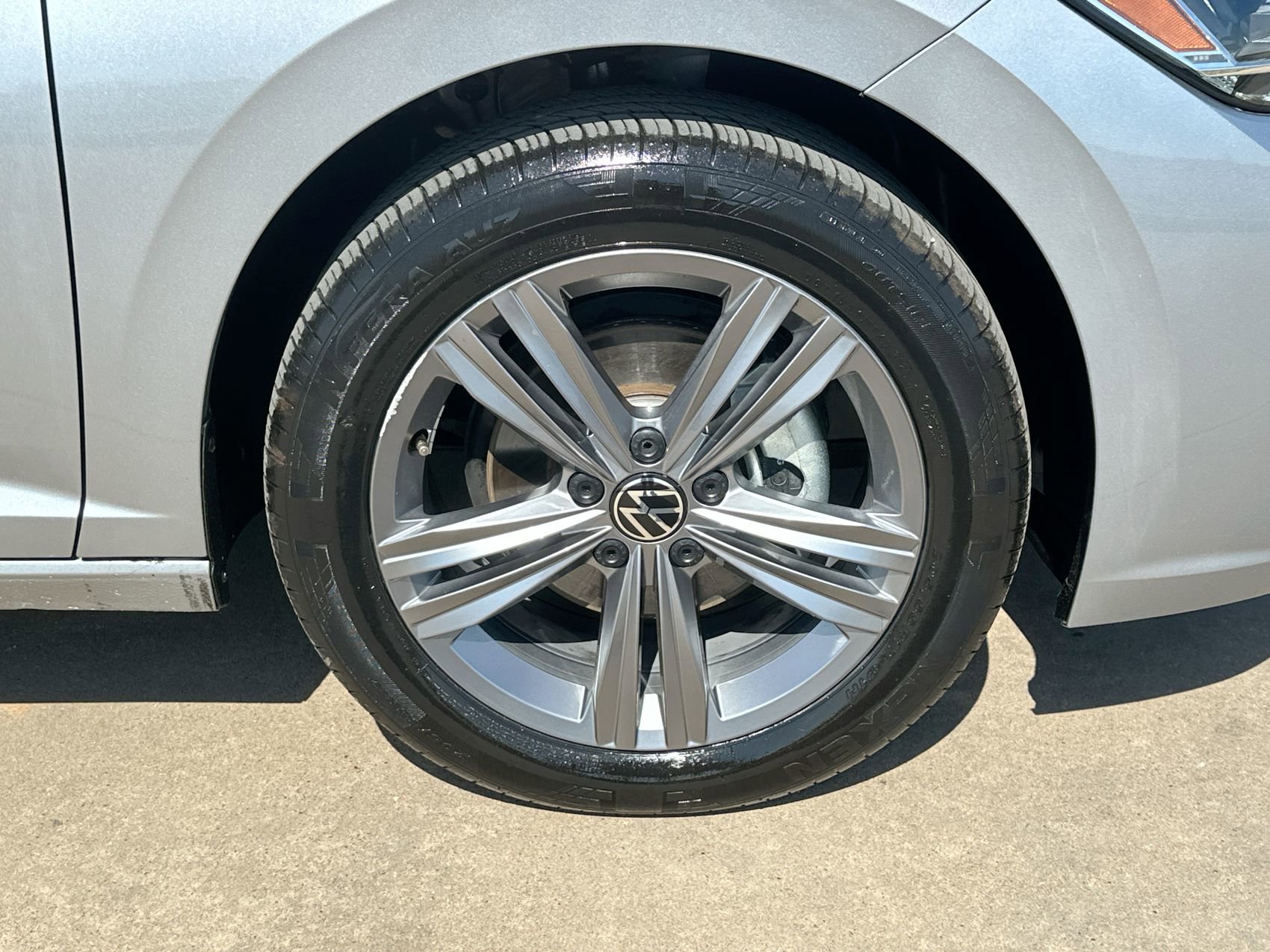 Used 2024 Volkswagen Jetta SE FWD image 10