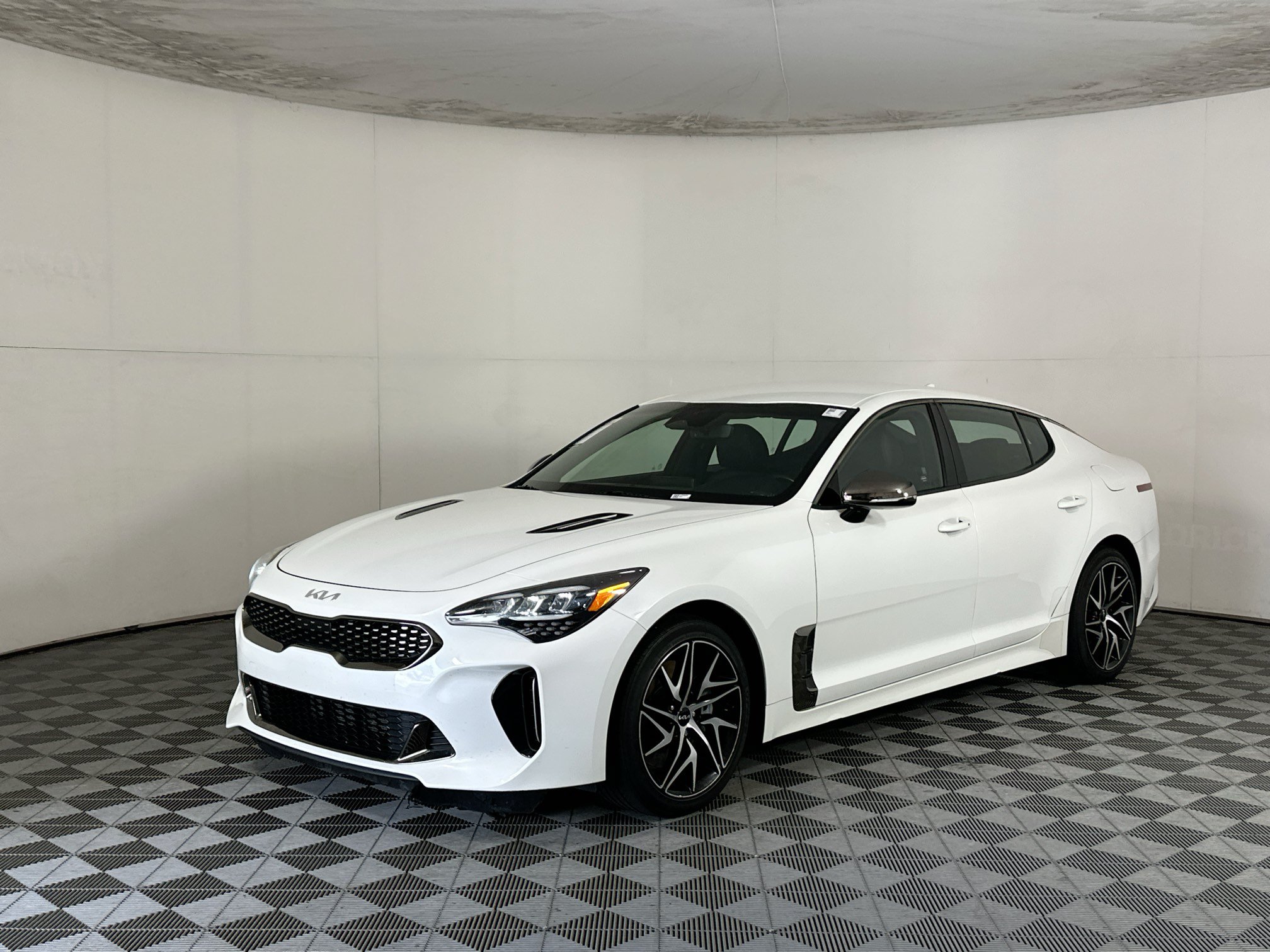 Used 2023 Kia Stinger GT-Line RWD image 7