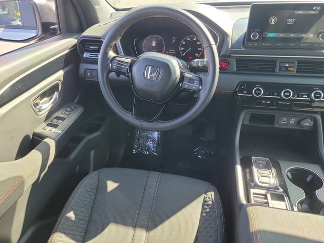 Certified 2025 Honda Pilot Sport image 10