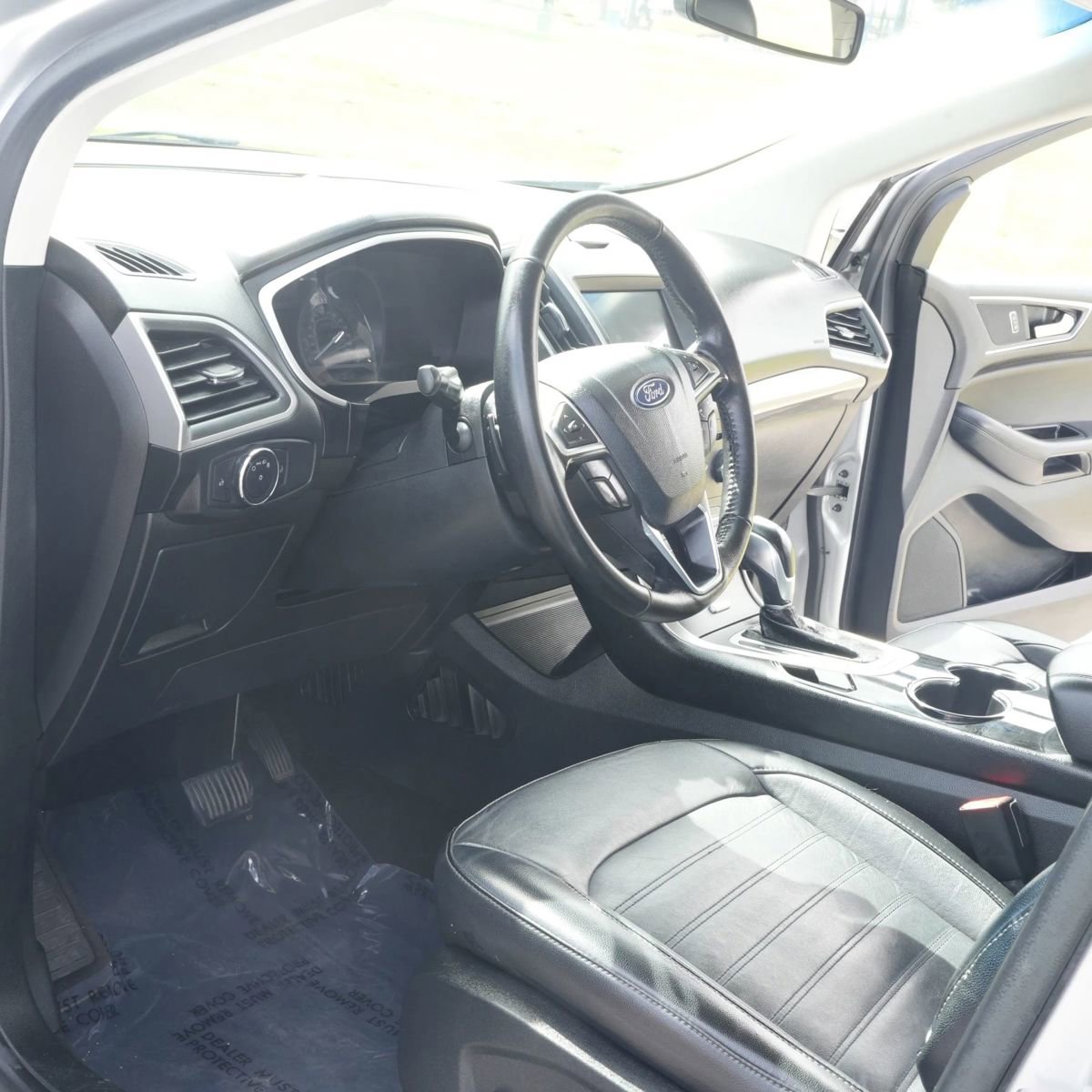 Used 2018 Ford Edge SEL image 2