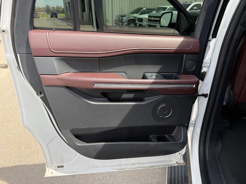 Used 2024 Ford Expedition Max Limited image 9