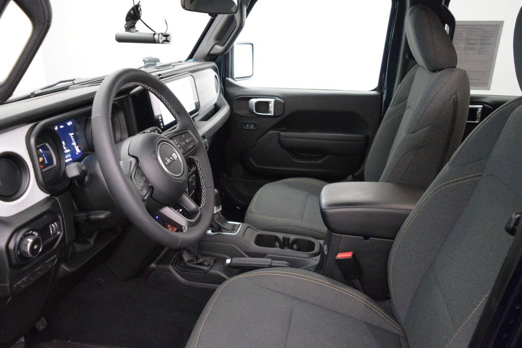 Used 2025 Jeep Wrangler Willys image 10