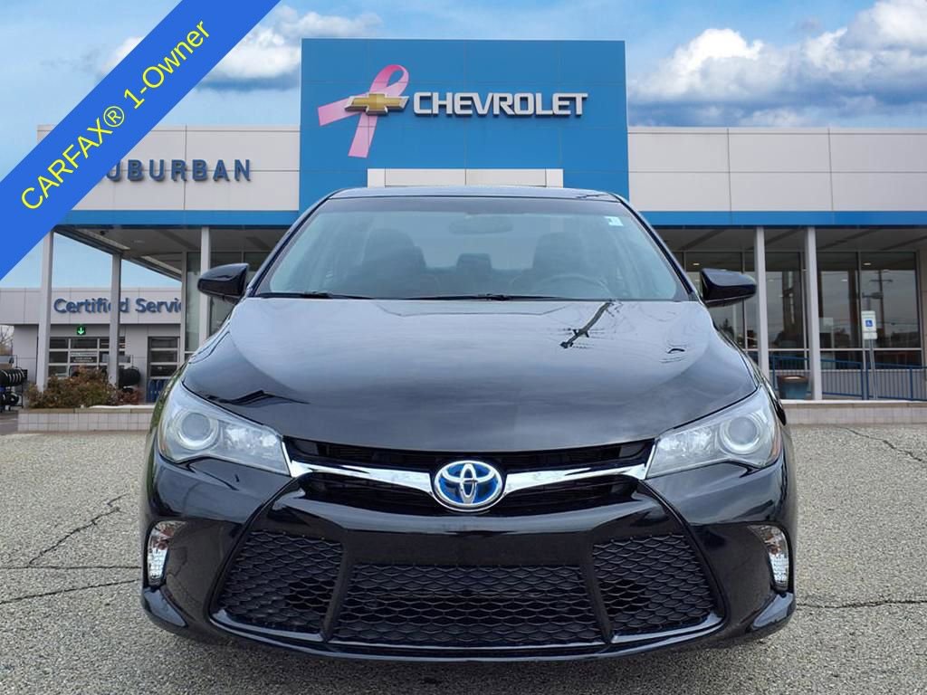 Used 2015 Toyota Camry SE w/ Moonroof Package image 2