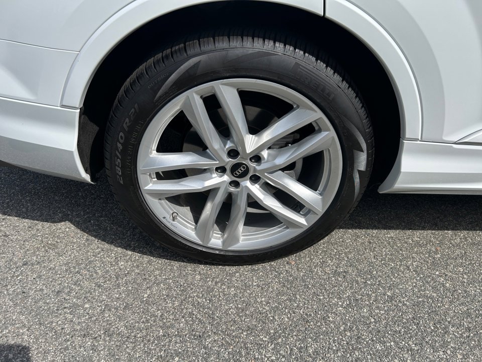 Certified 2025 Audi Q7 3.0T Premium Plus image 23