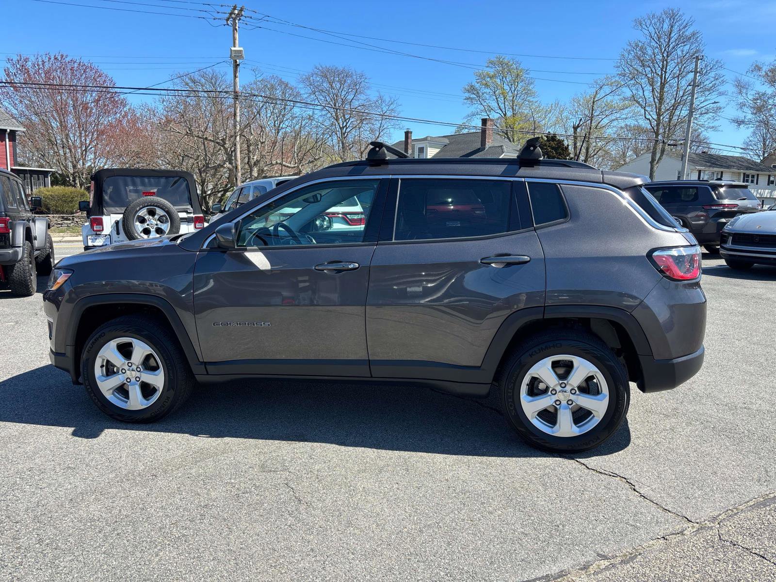 Used 2020 Jeep Compass Latitude w/ Cold Weather Group AWD/4WD image 6