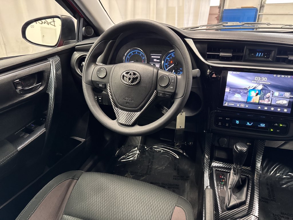 Used 2018 Toyota Corolla LE FWD image 15
