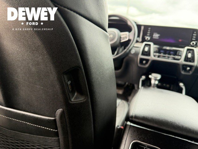 Used 2022 Kia Sorento EX w/ Panoramic Sunroof Package FWD image 31