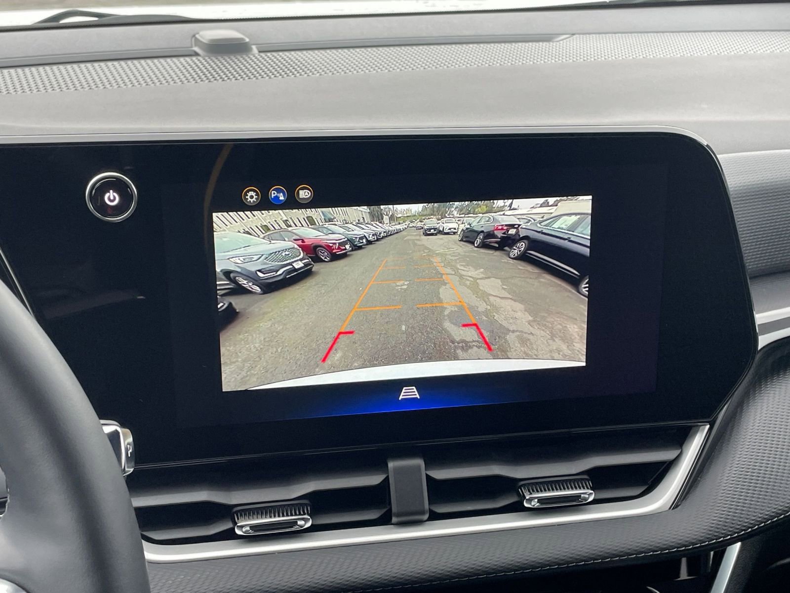 Used 2025 Chevrolet Equinox LT image 17