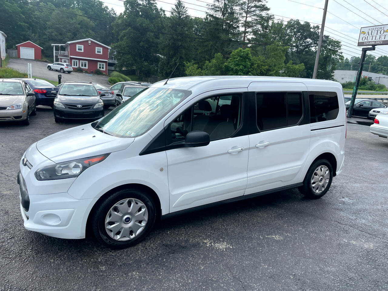 Used 2015 Ford Transit Connect XLT image 10