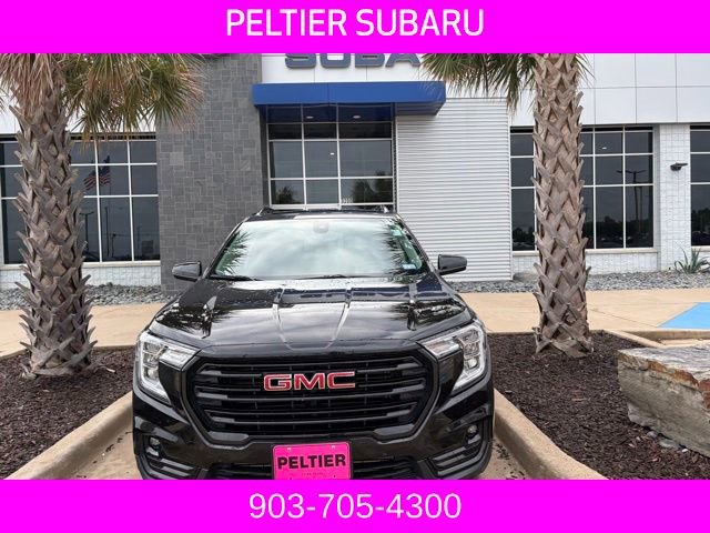 Used 2024 GMC Terrain SLT w/ Infotainment Package II image 2
