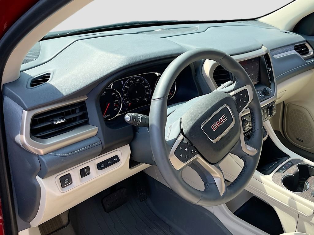 Used 2023 GMC Acadia Denali w/ Denali Technology Package AWD/4WD image 9