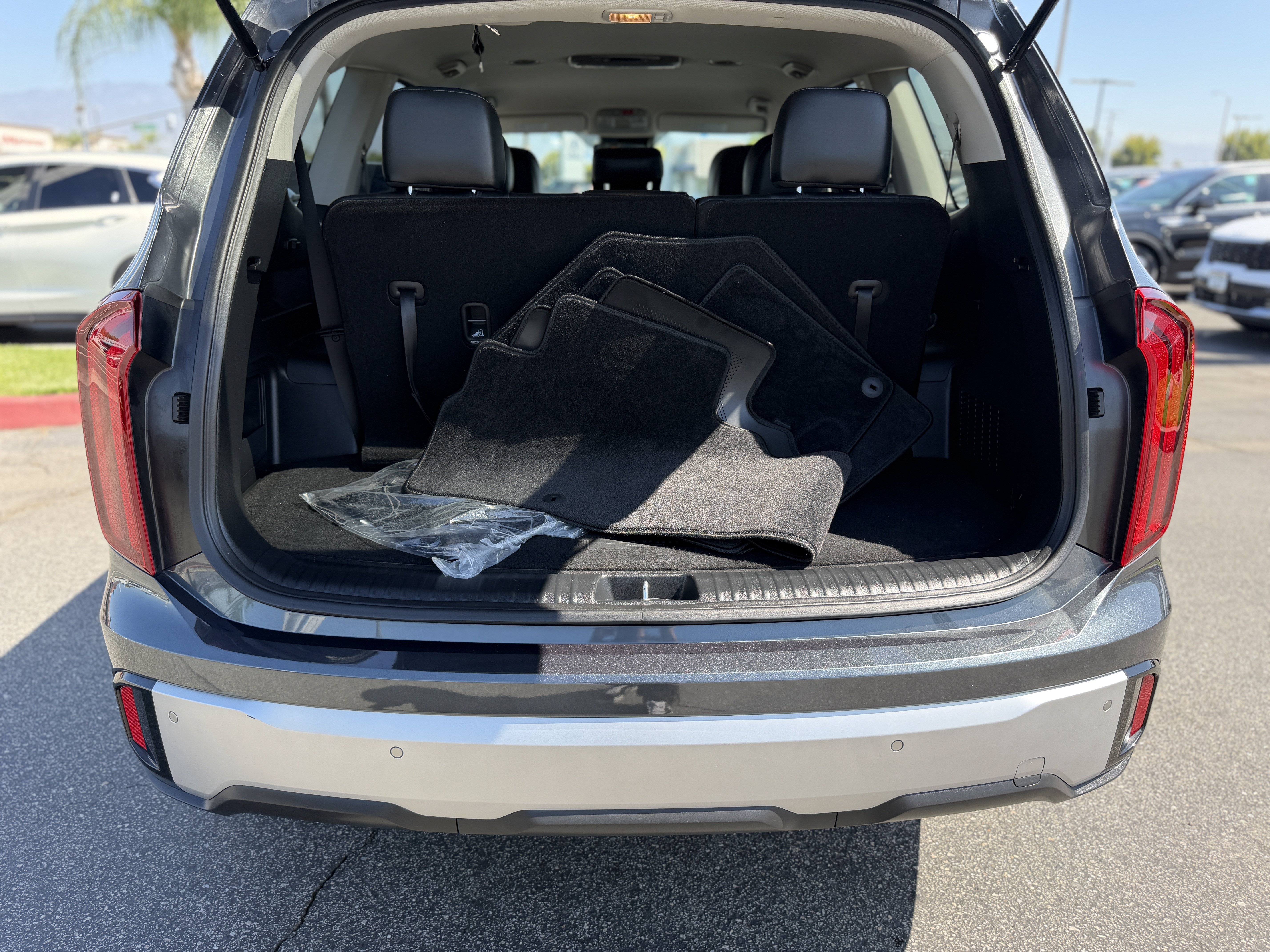 Certified 2024 Kia Telluride LX FWD image 10