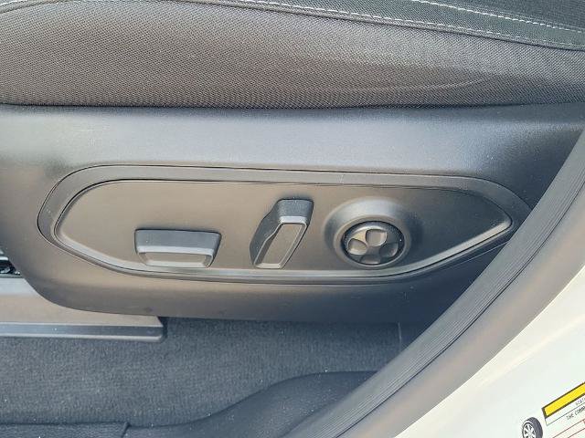 Used 2025 Jeep Grand Cherokee Laredo RWD image 21