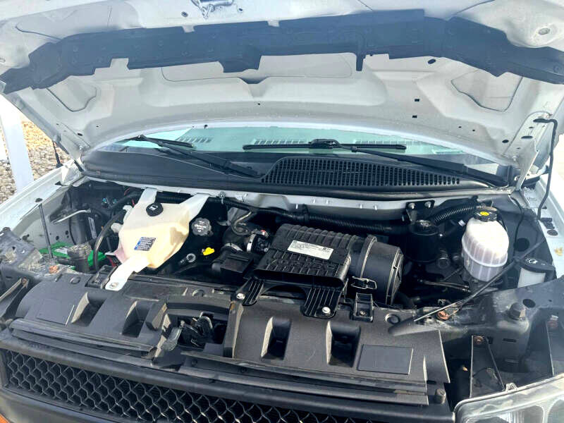 Used 2018 Chevrolet Express 2500 image 9