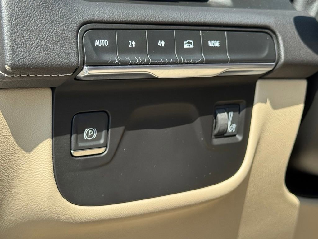 Used 2021 Cadillac Escalade Premium Luxury AWD/4WD image 22