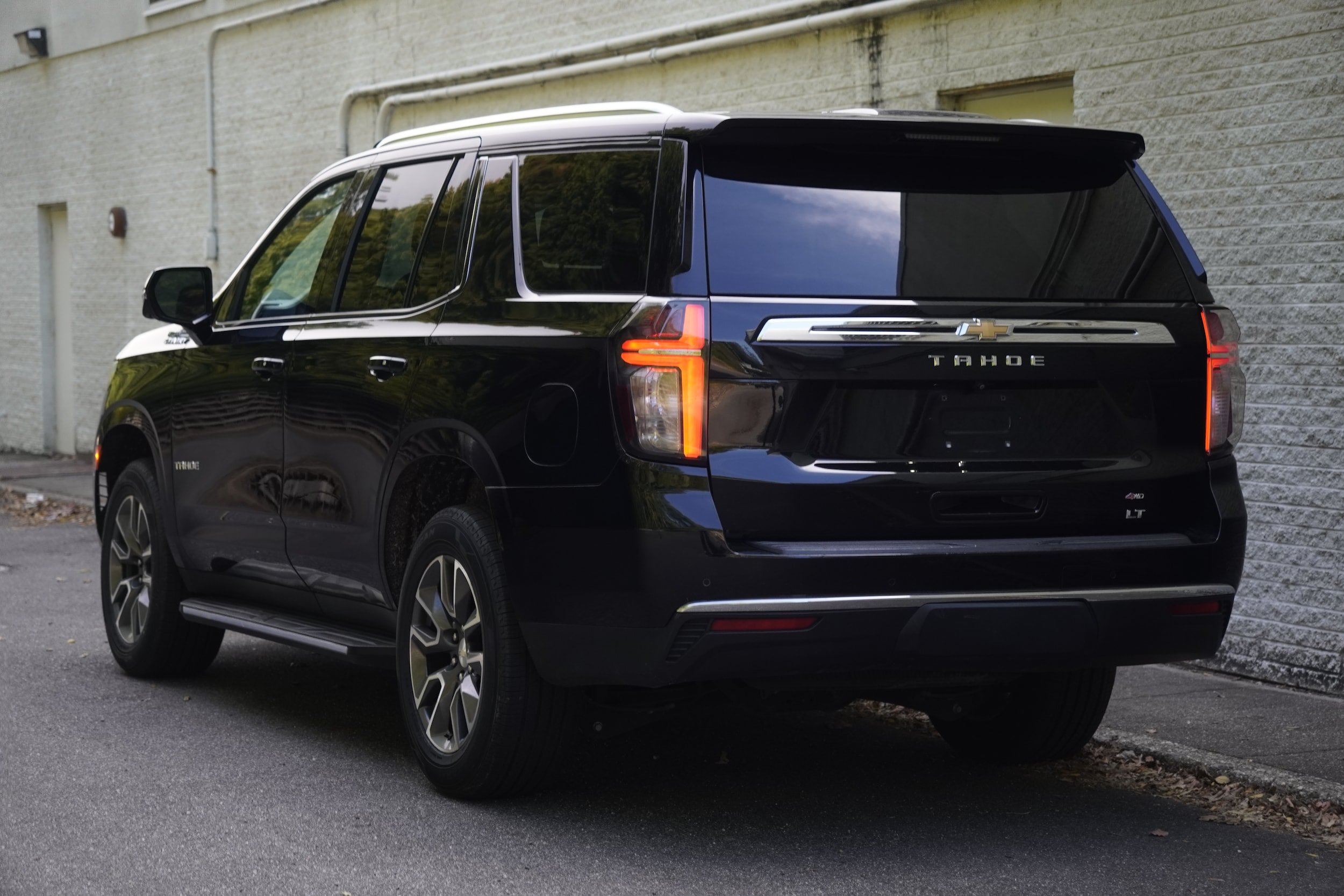 Used 2021 Chevrolet Tahoe LT w/ LT Signature Package AWD/4WD image 5