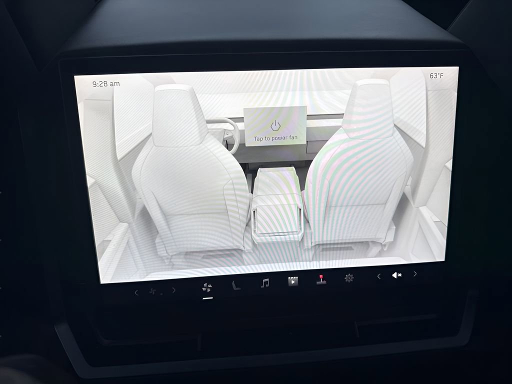 Used 2024 Tesla Cybertruck AWD Crew Cab image 13