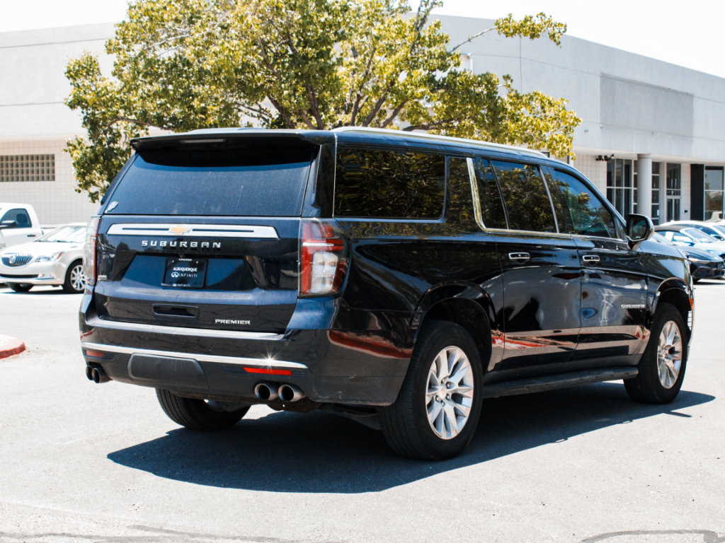 Used 2023 Chevrolet Suburban Premier RWD image 5