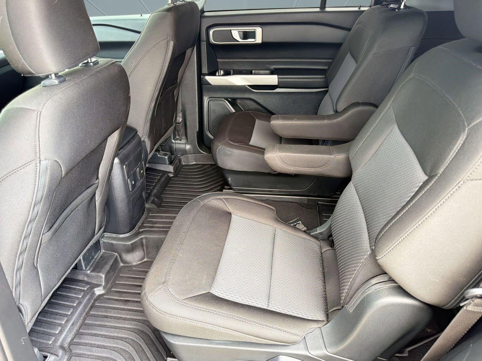 Certified 2024 Ford Explorer XLT RWD image 14