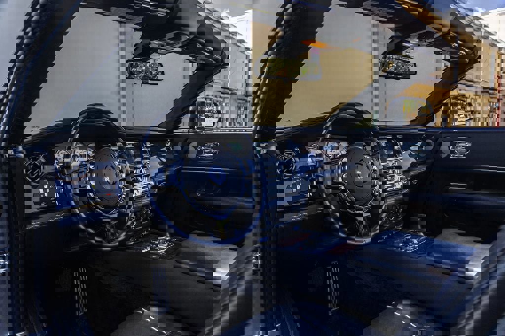 Used 2019 Rolls-Royce Dawn RWD image 16