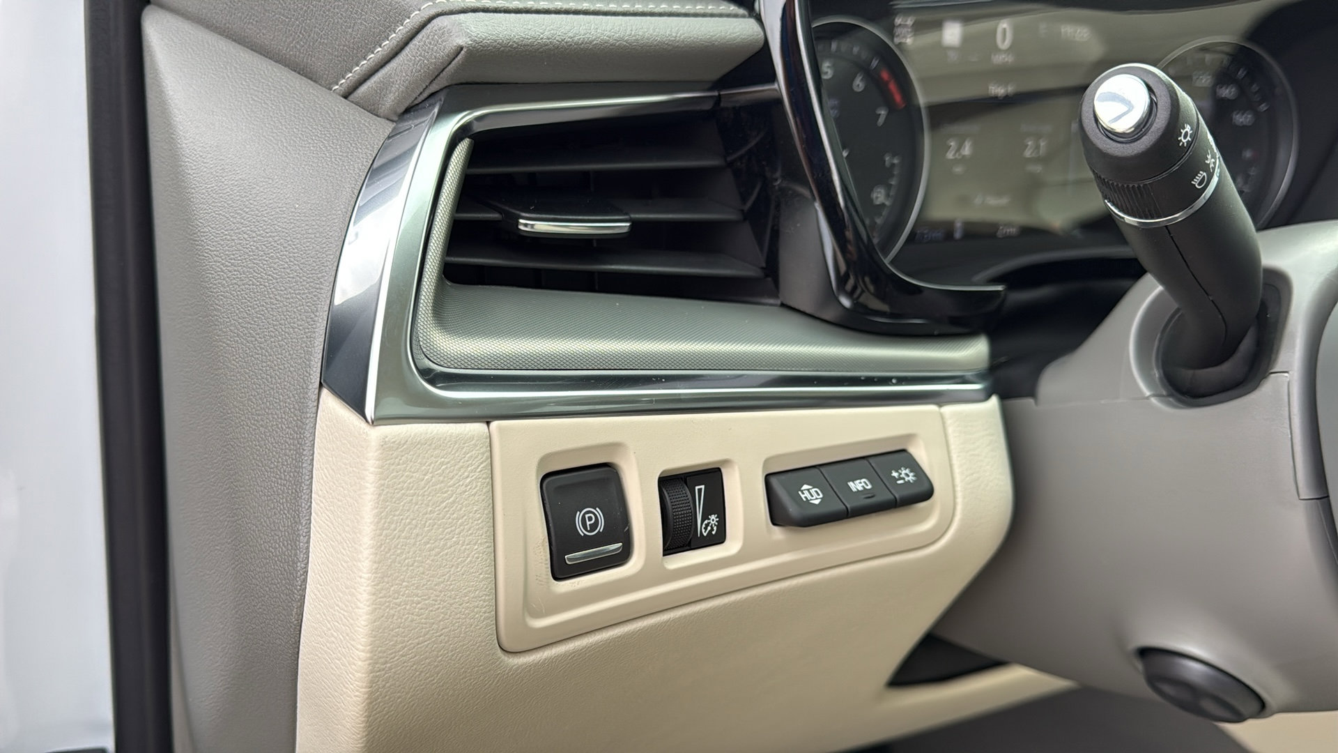 New 2026 Cadillac XT5 Premium Luxury w/ LPO, Floor Liner Package image 13