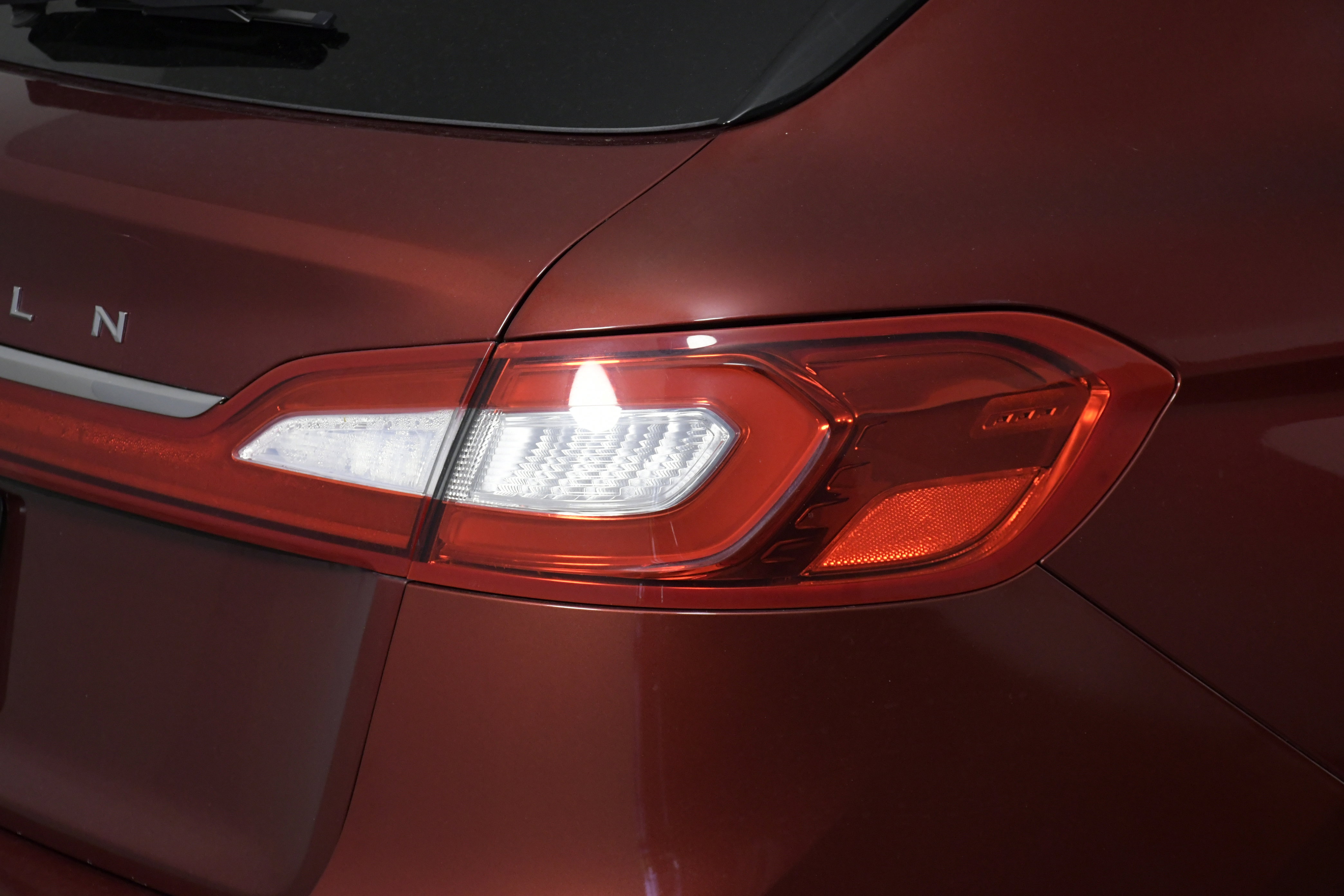 Used 2016 Lincoln MKX Reserve image 31