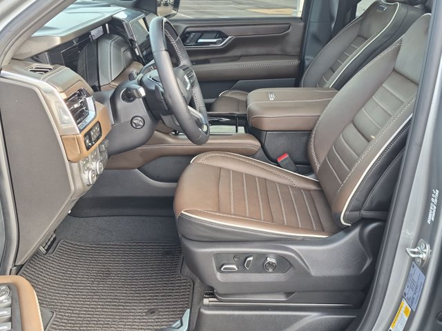 Used 2026 GMC Yukon Denali Ultimate AWD/4WD image 9