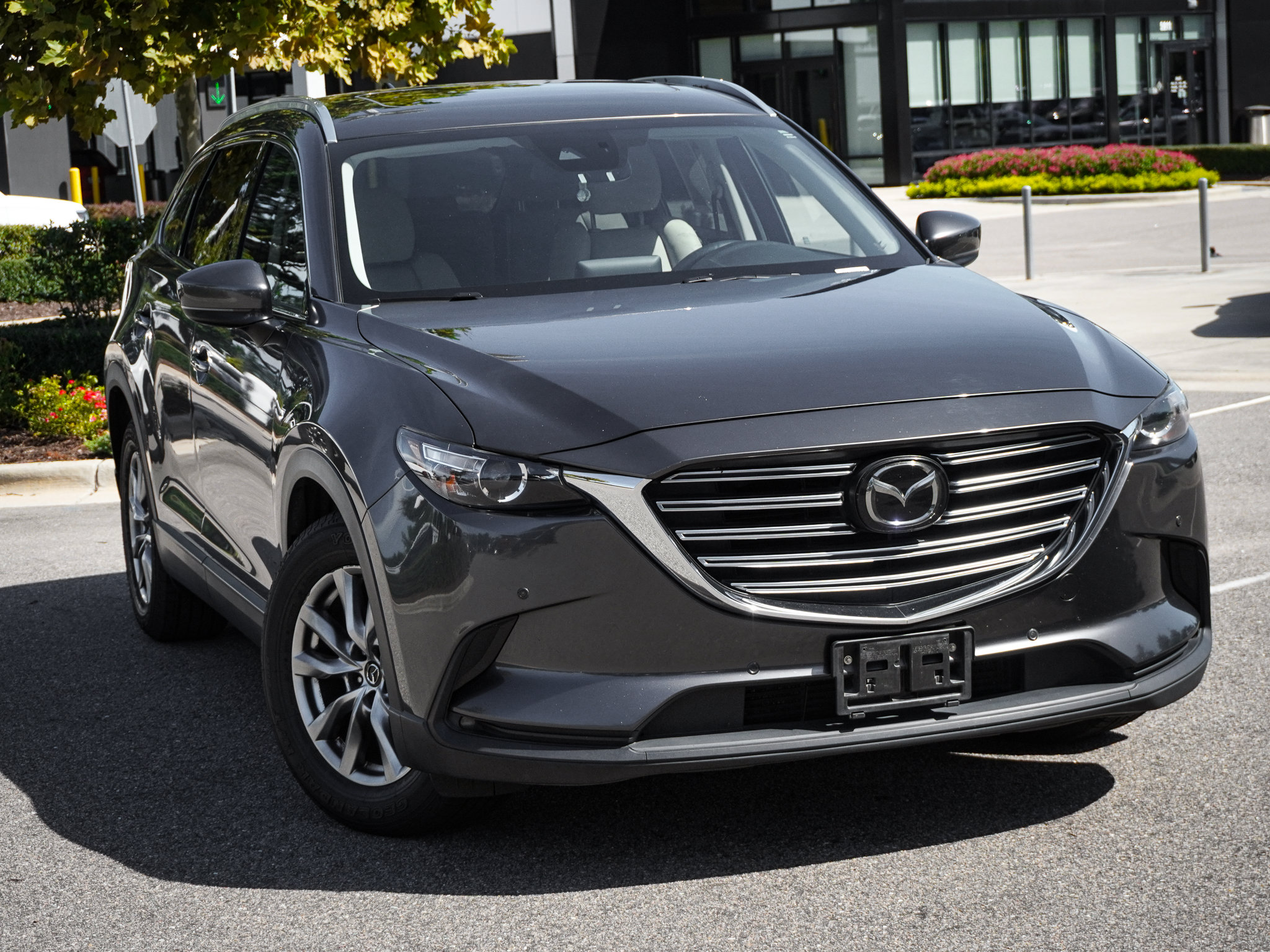 Used 2018 MAZDA CX-9 Touring w/ Touring Premium Package FWD image 2