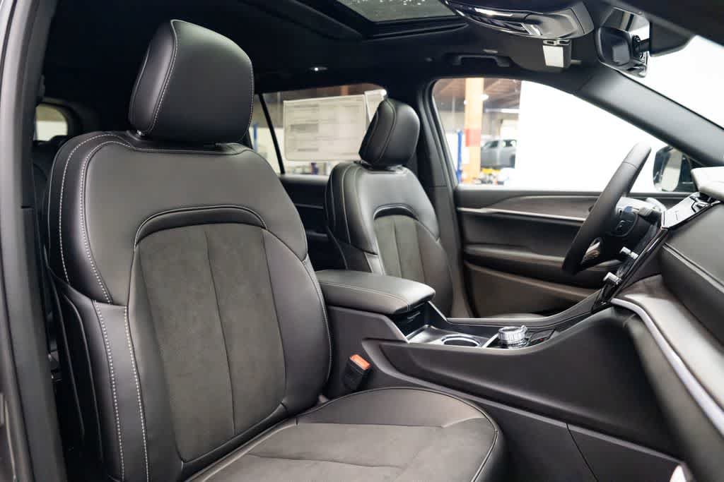 New 2026 Jeep Grand Cherokee L 4WD image 30