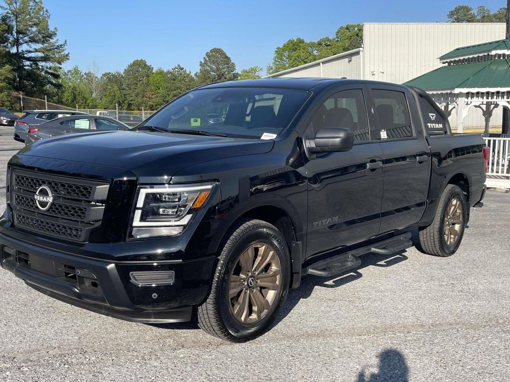 Used 2024 Nissan Titan SV w/ SV Bronze Edition Package RWD image 5