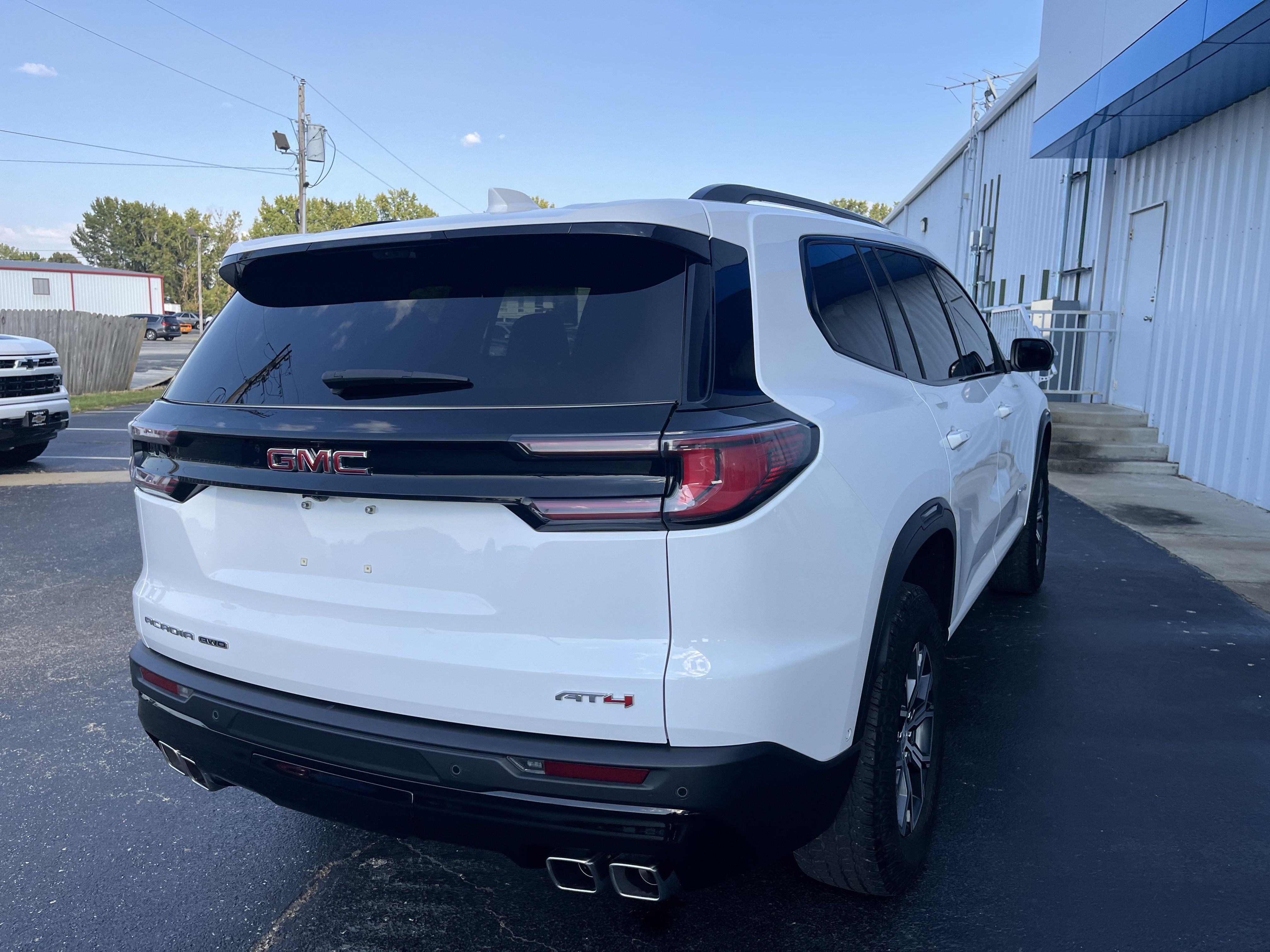 Used 2024 GMC Acadia AT4 w/ Super Cruise Package AWD/4WD image 7