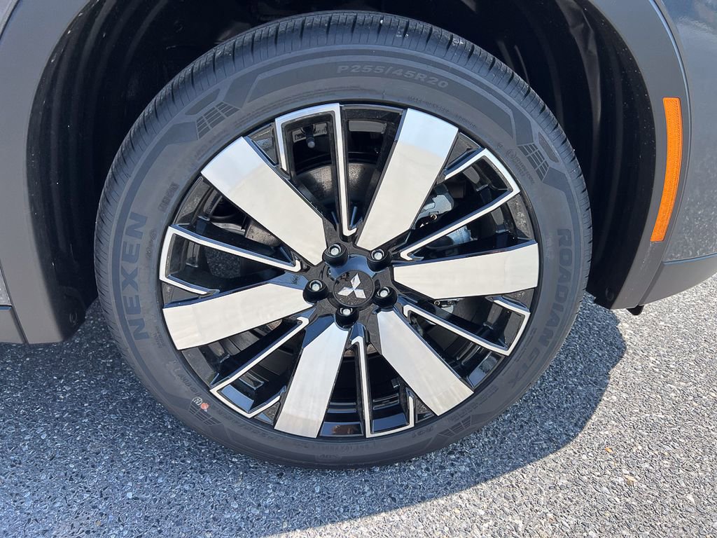 New 2026 Mitsubishi Outlander SE image 13